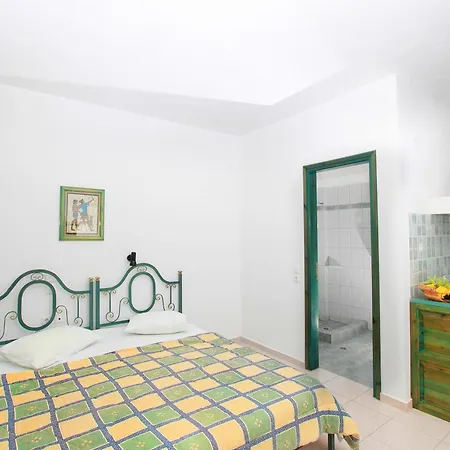 Pavlos Maria מלון דירות 3*